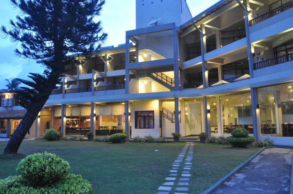 Hotel Laya Beach Wadduwa Exteriér fotografie